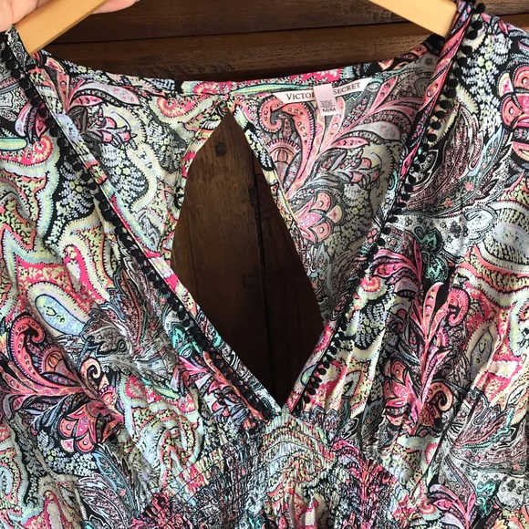 NWOT Victoria’s Secret Paisley Coverup - Picture 3 of 4
